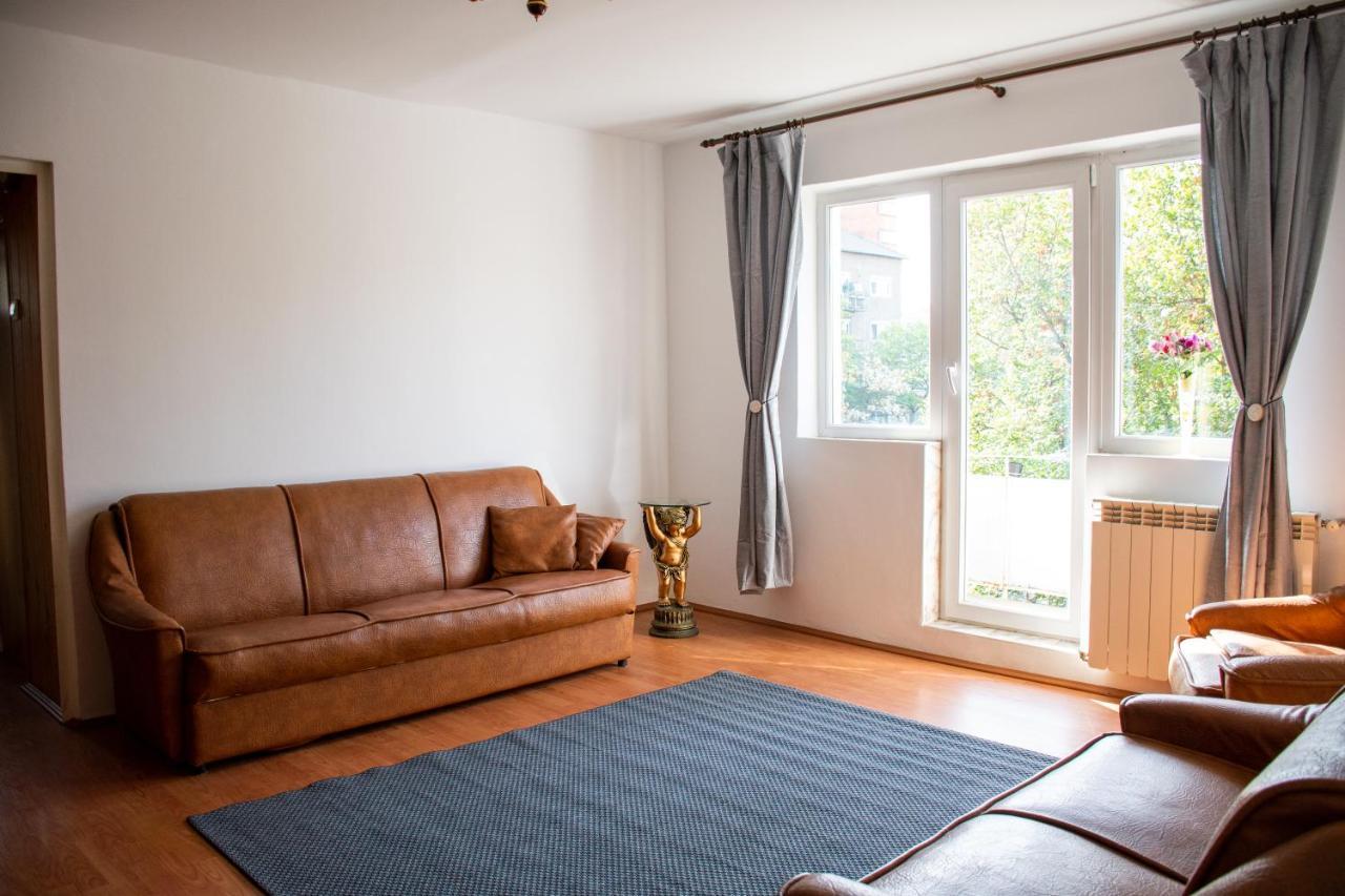 Family-Friendly Apartment Oradea Exterior foto