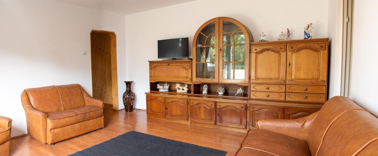 Family-Friendly Apartment Oradea Exterior foto